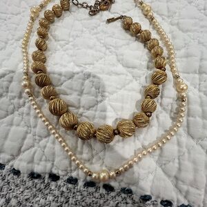 SIGNED Lisner & Trifari Elegant Gold and Pearl Beaded Necklace Set